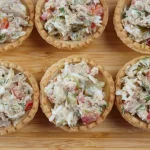 tuniakovy-salat-v-tartaletkach-recept-na-krasne-predjedlo.webp.webp